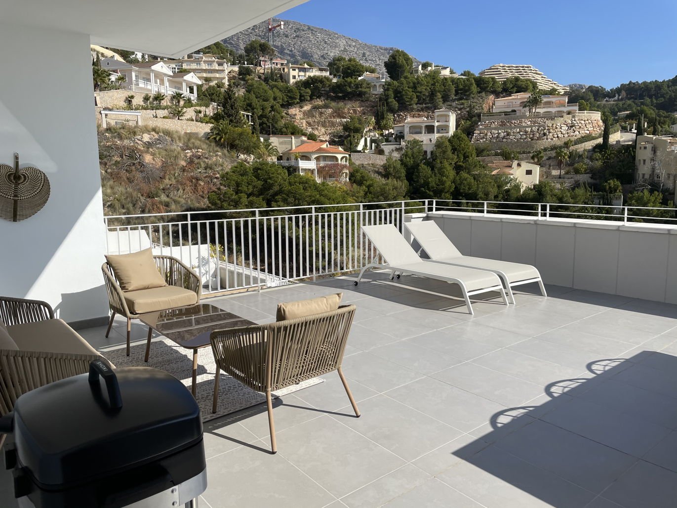 Terrace with views on the hill